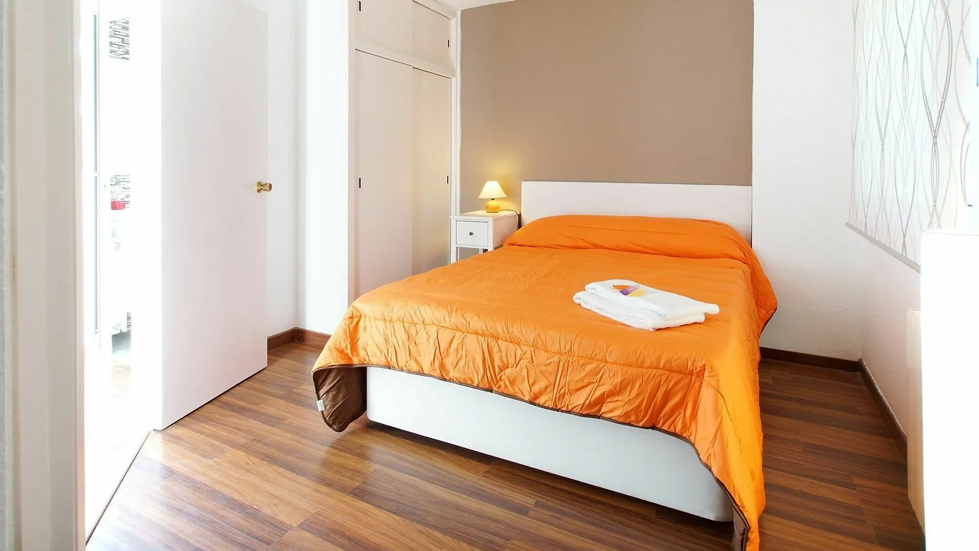 Mayflower Be My Guest Castelldefels